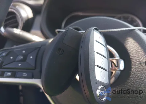 2018 Nissan Kicks Sv from USA, damaged, VIN 3N1CP5CUXJL517155